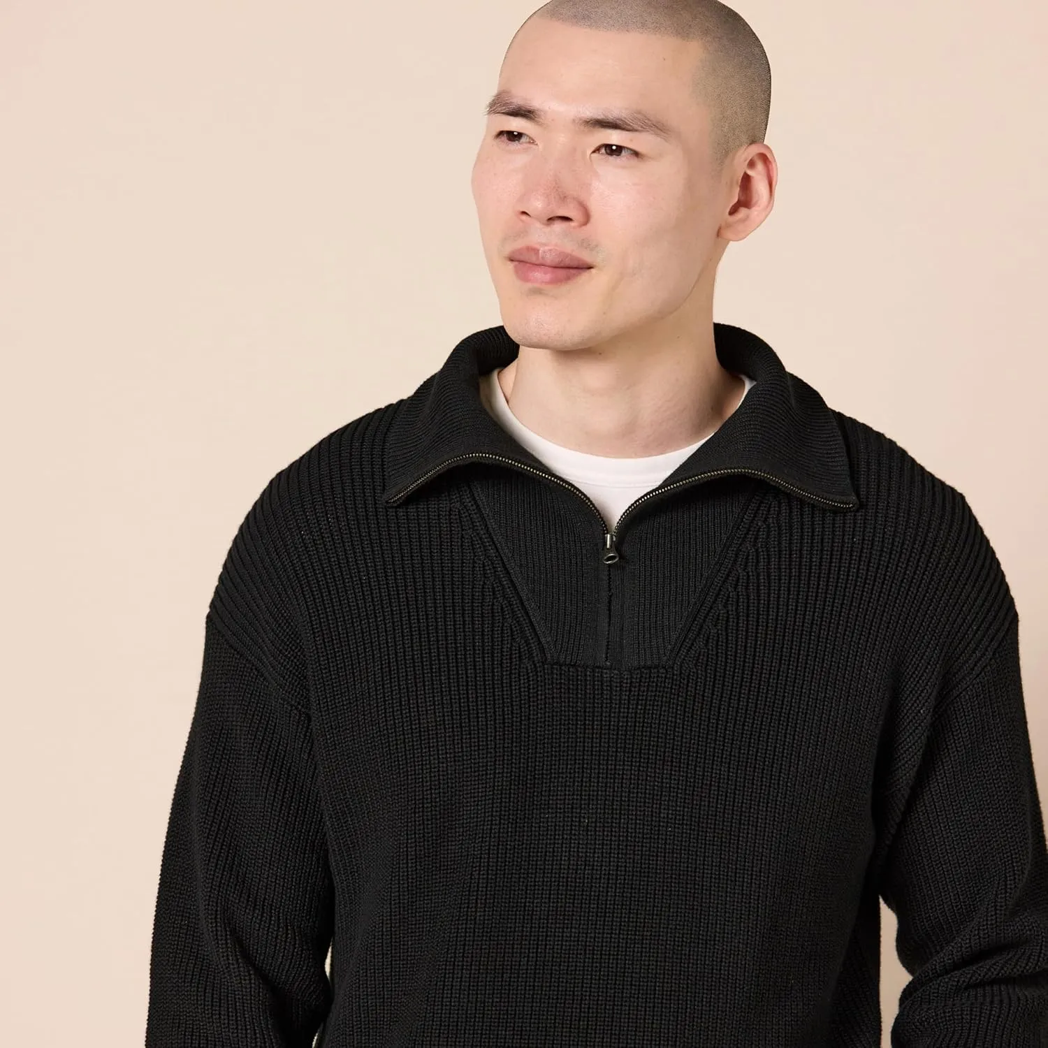 Amazon Essentials Men's Quarter-Zip Rib-Knit Relaxed-Fit Sweater