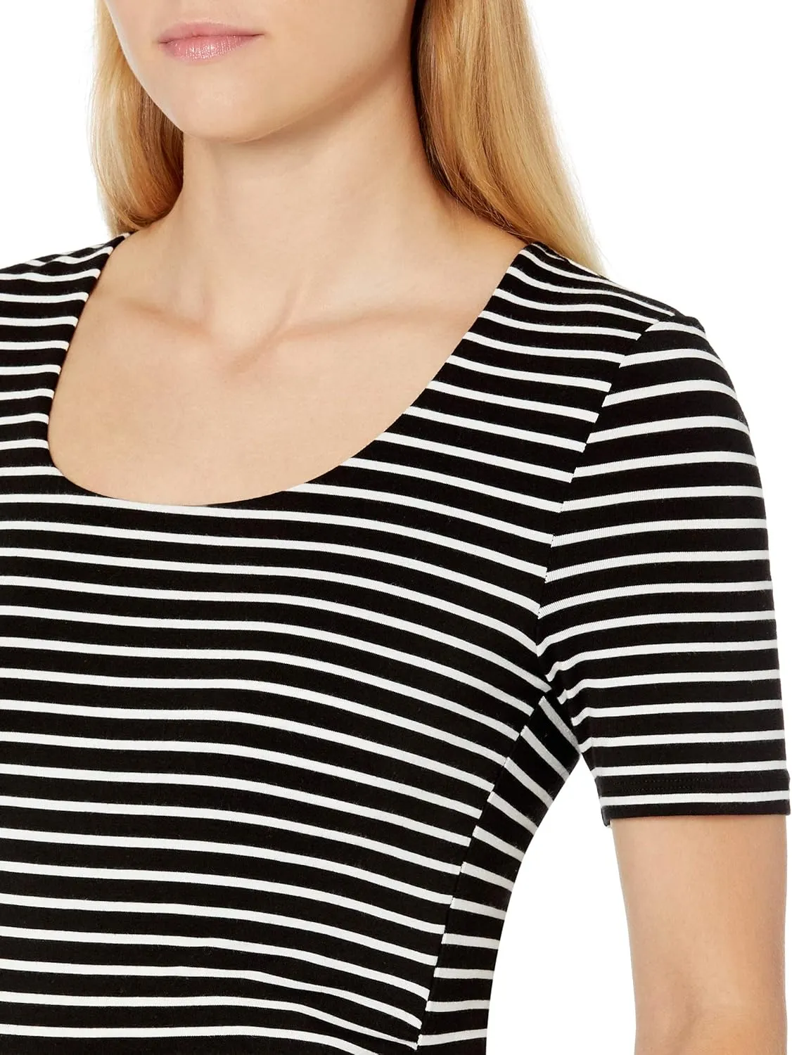 Amazon Essentials Women's Maternity Short-Sleeve Rouched Scoopneck T-Shirt, Pack of 2