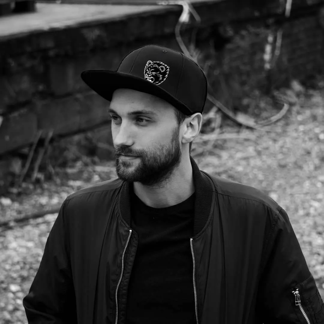 Skull Finger Flat Bill Hats for Men Black Mens Snapback Hat Baseball Cap Fitted Hat Rock N Roll Skeleton Hand Snap Backpack