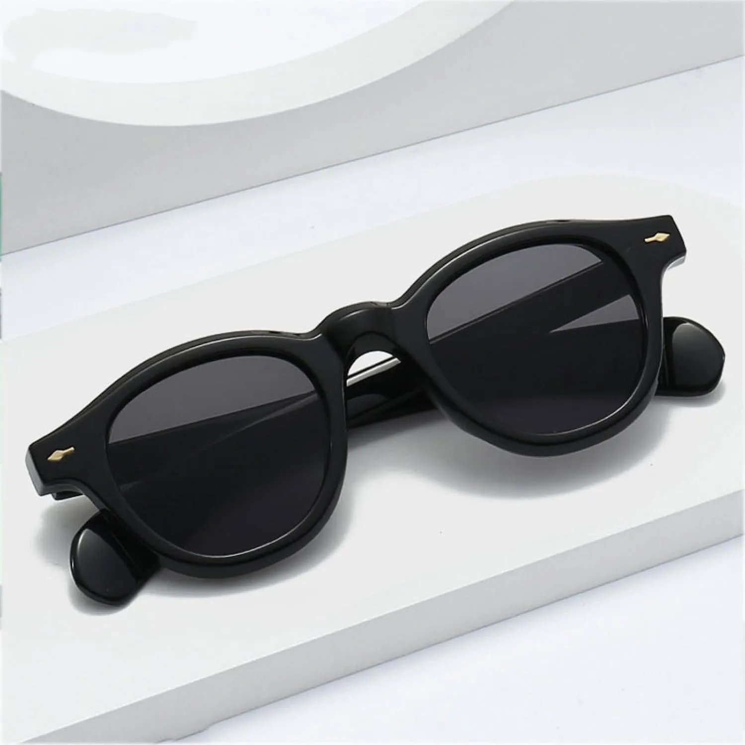Stylish Vintage Rivet Sunglasses Ladies Men