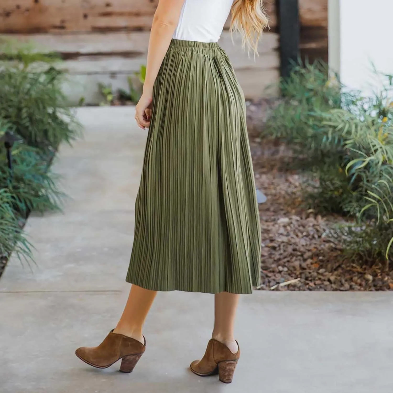 Women Lightweight Casual Flowy Long Skirt, Solid Color Basic Ruched Loose Summer Skirts Elastic Waist Comfy Breathable